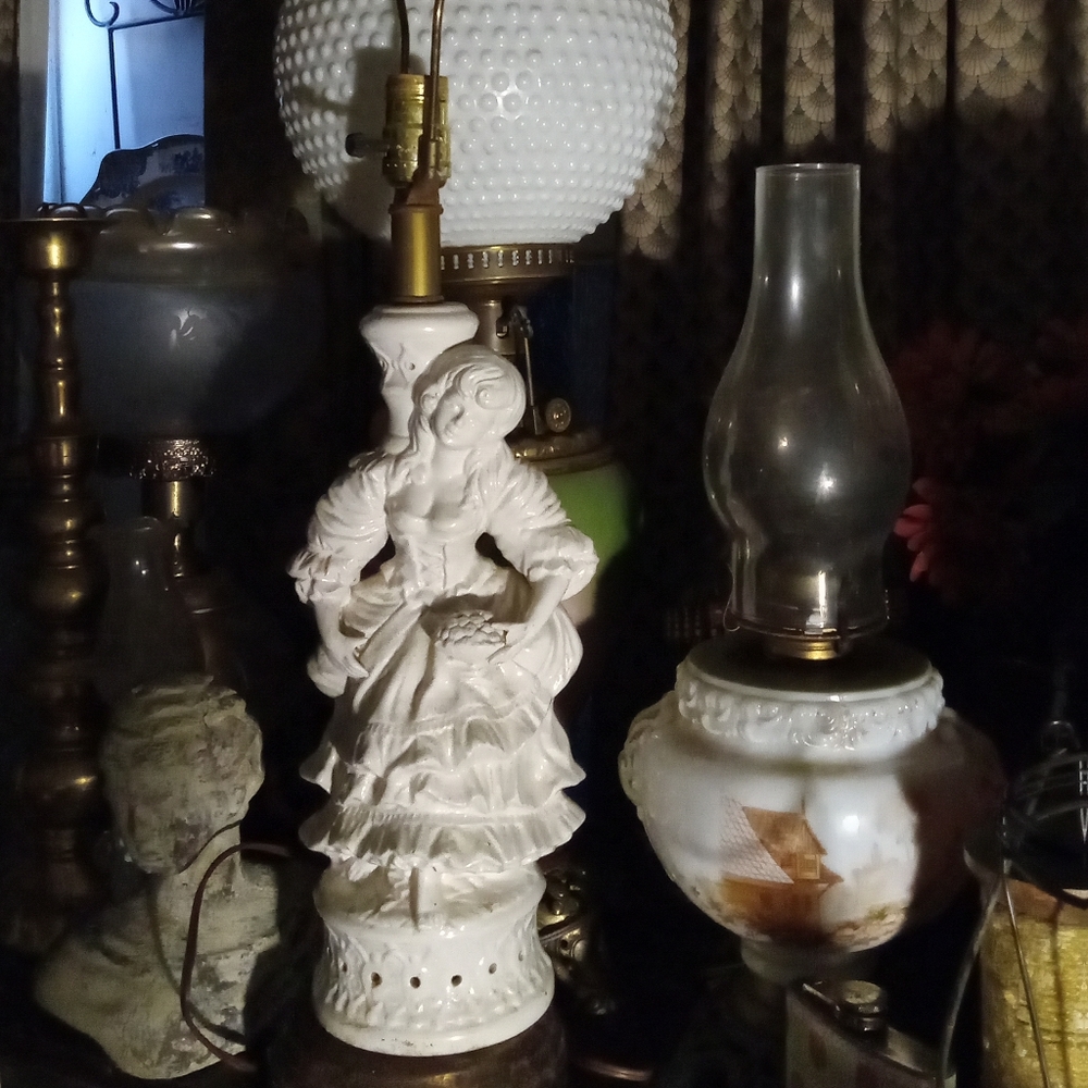 Vintage Panama Beauty lamp